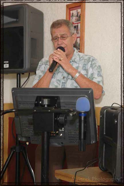 Karaoke at Flacos 01-20-12 021