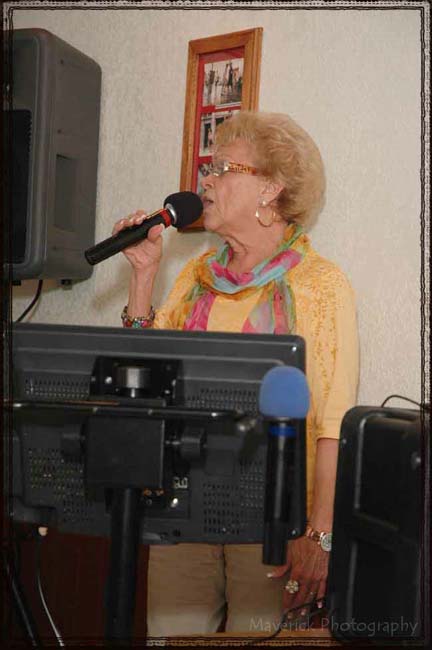 Karaoke at Flacos 01-20-12 059