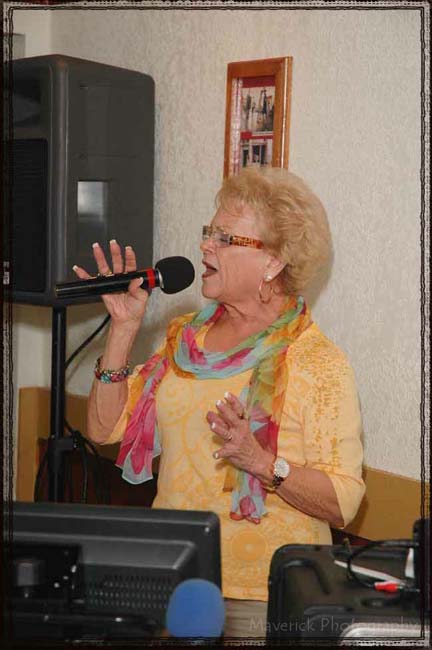 Karaoke at Flacos 01-20-12 156