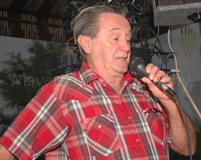 Karaoke at Flacos 6-17-11 06