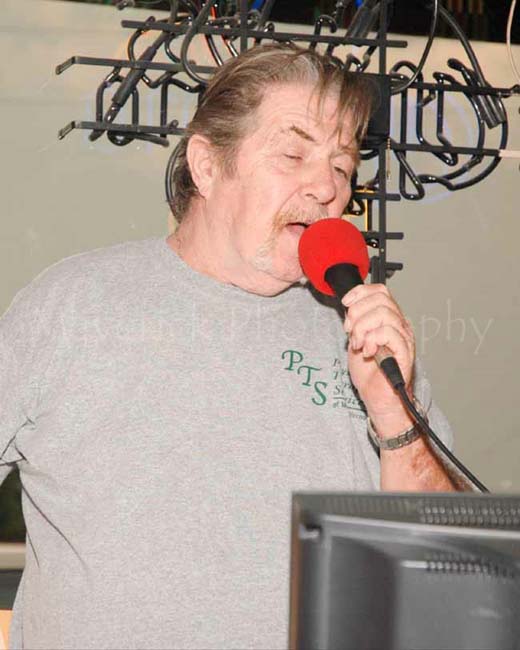 Karaoke at Flacos 6-17-11 32